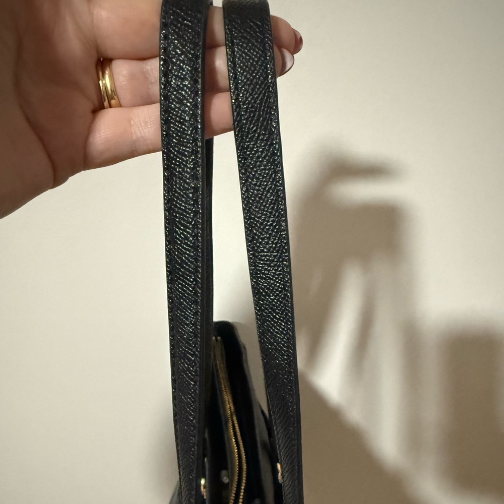 Coach City Zip Tote in Crossgrain Leather with Turn Lock Front Detail - Picture 12 of 16